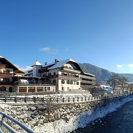 River Hotel Post 崔聂斯 外观 照片